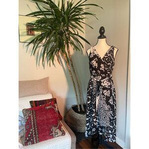 DKNY black floral dress v neck Sz‎ 4